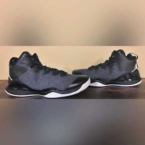 Nike Air Jordan Super Fly 3 in Black/White - Picture 2 of 7